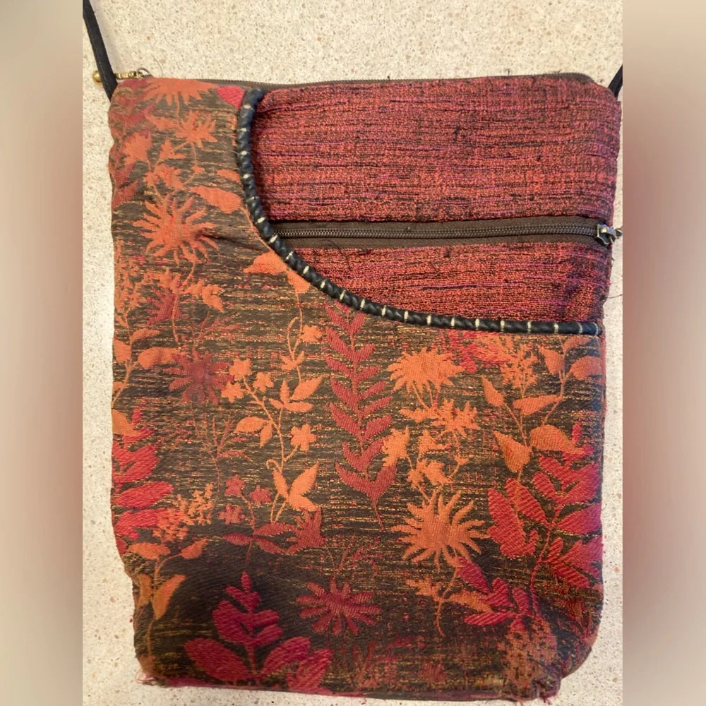 Red and Orange Crossbody Bag with Floral Pattern - Picture 8 of 13